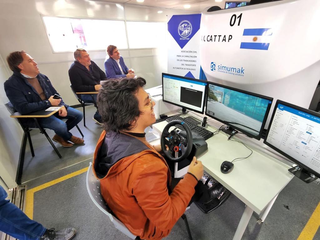 Simestruck simulators in the ACCATTAP Mobile Classroom in Argentina
