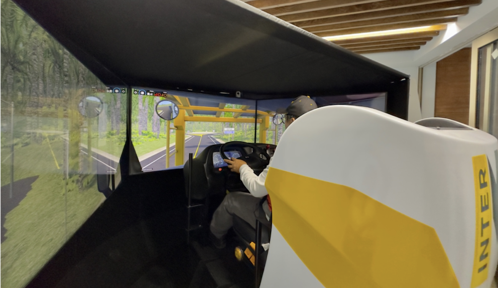 training of professional drivers with tractor truck simulator in mexico